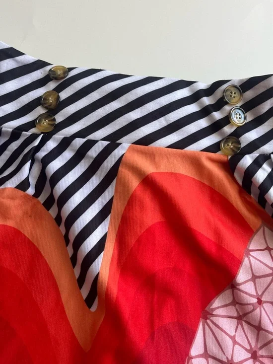 Loveu Dear Whimsical Color-Block A-Line Skirt Medium with Cat Motif white black - Picture 4 of 5